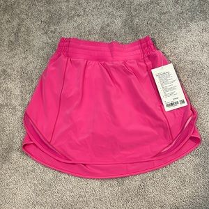 NWT Lululemon Hotty Hot Skirt High Rise - Sonic Pink